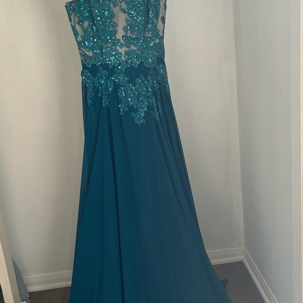 Elegant Teal Evening Gown